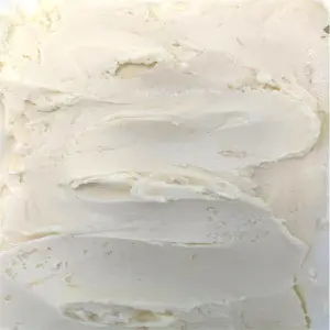 gelato de Coco da mesma cor quue a fruta, branco
