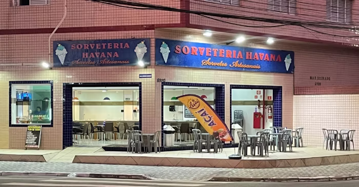 Fachada de esquina da Sorveteria Havana